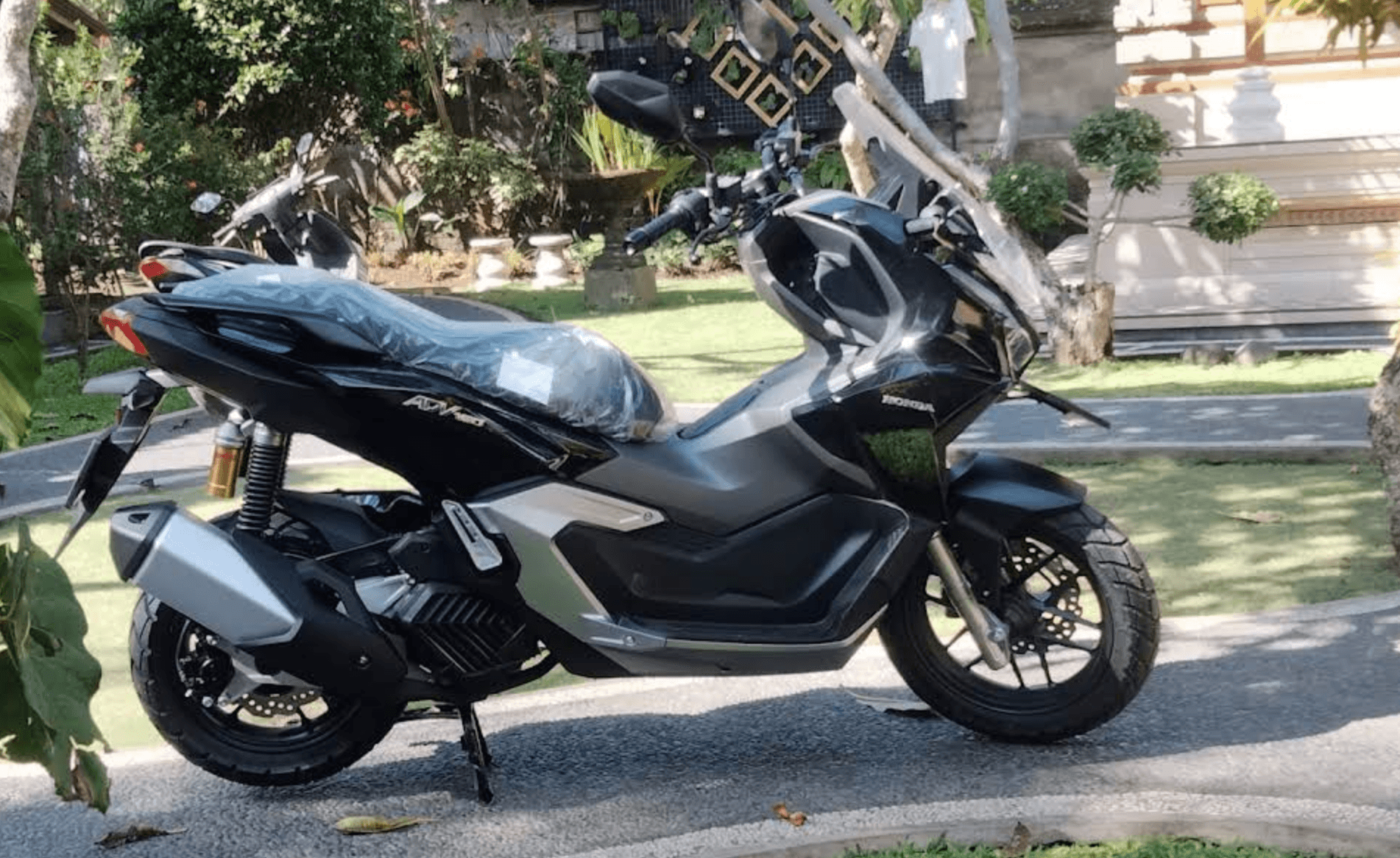 Scooter siap diantar ke pelanggan di Bali